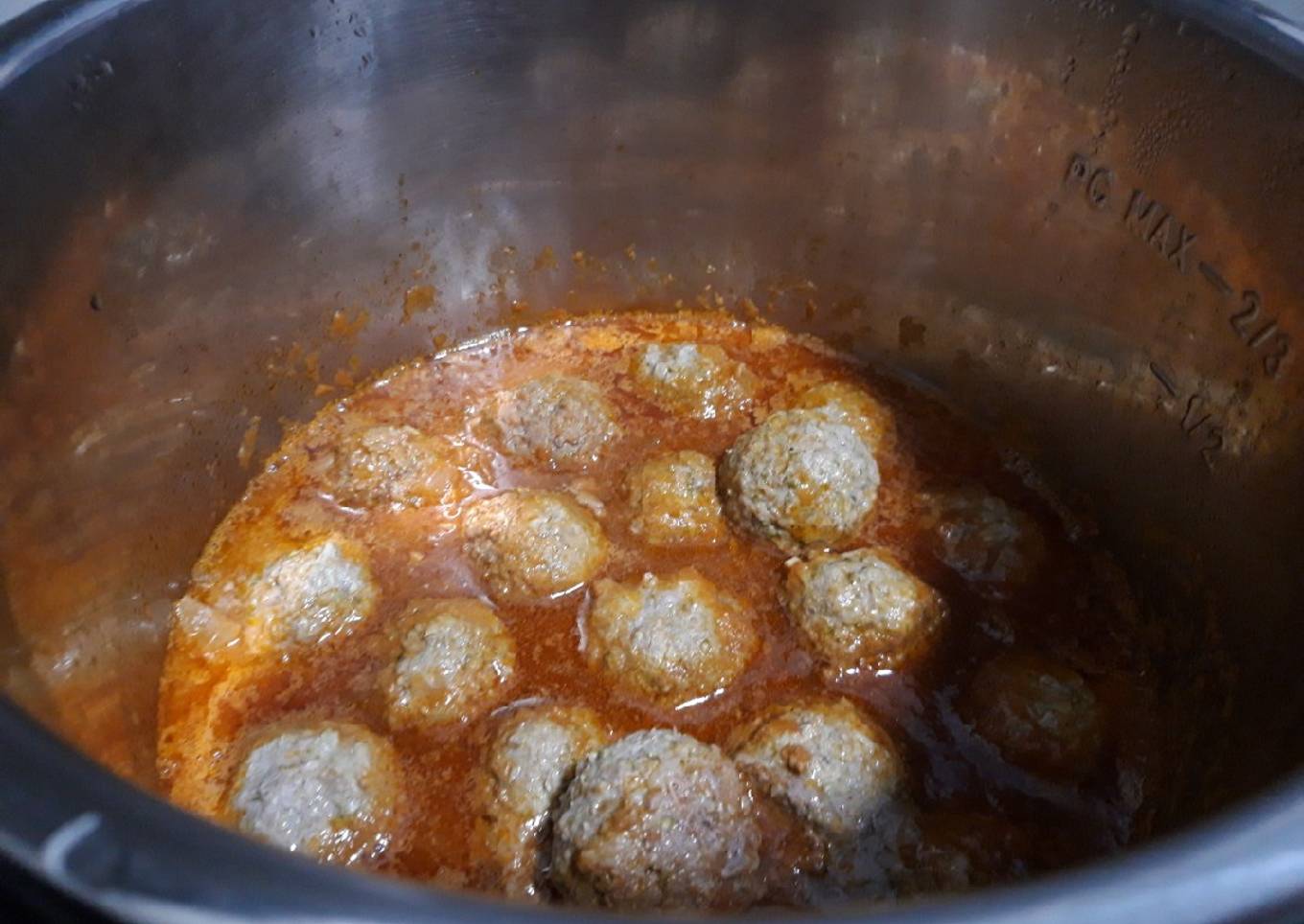 Albóndigas de ternera y brócoli en salsa de tomate (Instant Pot)