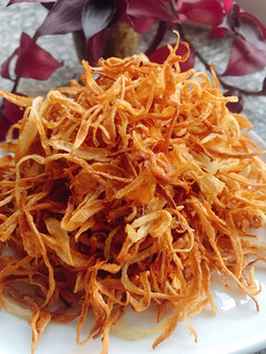 عکسی از دستور پیاز سرخ شده کریسپی 🧅