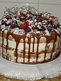 Una foto de Naked Cake (torta de frutos del bosque 🎂)