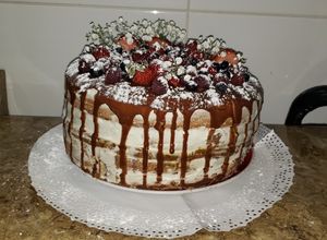 Una foto de Naked Cake (torta de frutos del bosque 🎂)