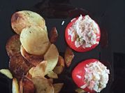 Una foto de tomates rellenos de atun y queso