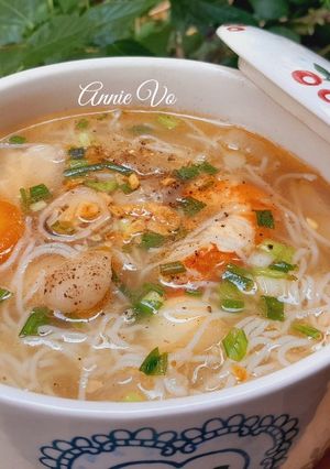 Hình của món Bún tôm giò heo nấm rơm.