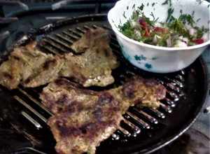 Una foto de Lomo de Res Asado con Chimichurri