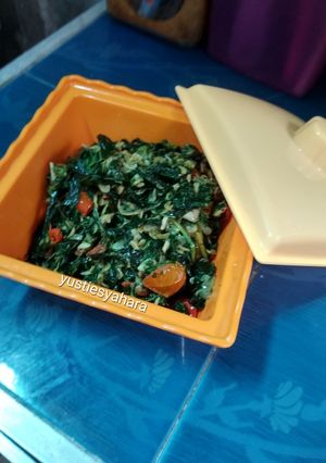 Foto resep Tumis daun singkong udang rebon pedas