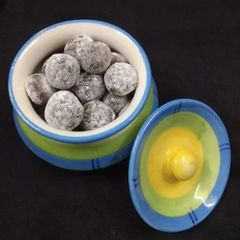 A picture of Amla glow goli.