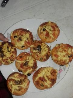صورة لوصفة عجينة الميني بيتزا