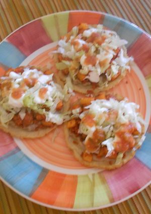 Una foto de Sopes de chorizo con papas