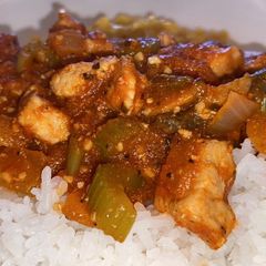 A picture of Saucy Chicken & Rice.