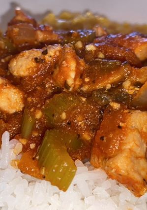 A picture of Saucy Chicken & Rice.