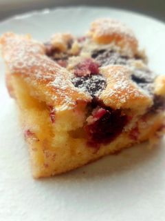 Meggyes piskóta recept fotója