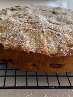 A picture of Betty apple cake.