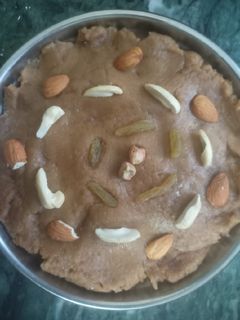गेहूं के आटे का हलवा (gehu ke atte ka halwa recipe in Hindi) रेसिपी मुख्य फोटो