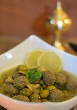 A picture of Kefta Tagine with Olives.