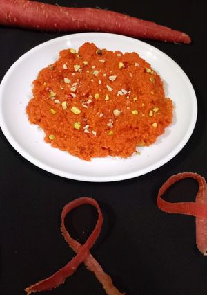 न्यू स्टाइल गाजर का दानेदार हलवा (New Style gajar ka daanedaar halwa ki recipe in hindi) रेसिपी मुख्य फोटो