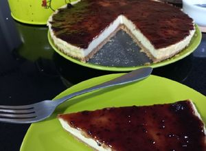 Una foto de Cheesecake New York (tarta de queso americana de moras)