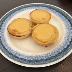 A picture of Egg Tart 酥皮蛋撻.