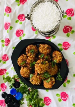 A picture of Sabudana vada.