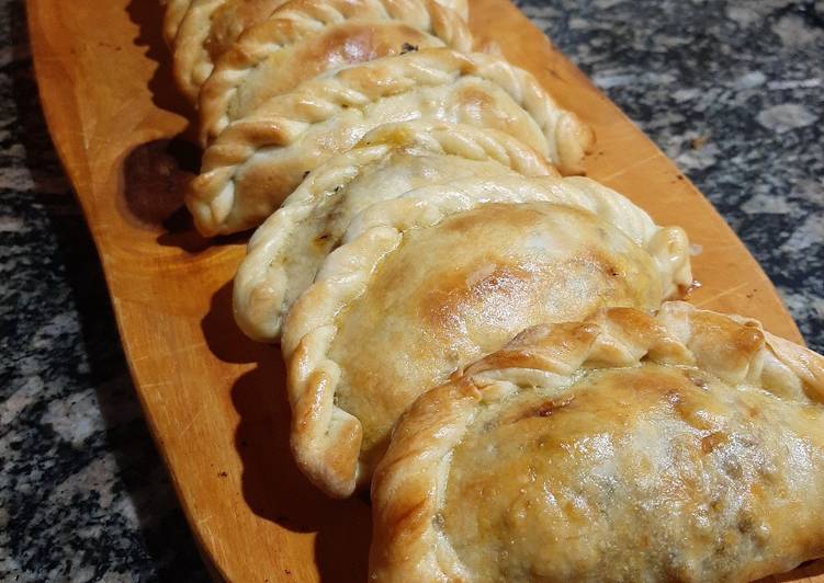 Empanadas De Carne Jugosas Receta De Lau Nuñez- Cookpad