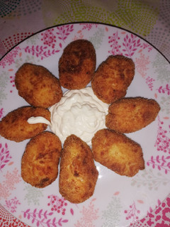 Una foto de Croquetas de merluza y gambas