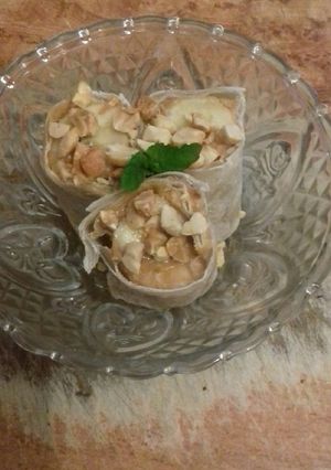 Una foto de Rollitos de plátano y crema de cacahuate 4 ingredientes