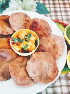 રાજગરા ના લોટની ફરાળી પૂરી (Rajgira Flour Farali Poori Recipe In Gujarati) રેસીપી મુખ્ય ફોટો