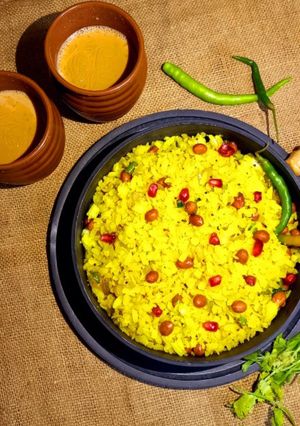 A picture of Kanda poha (Bombay style).