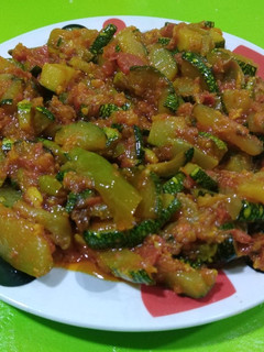 صورة لوصفة شكشوكة اليقطين الأخضر بالصلصة طماطم 🍅