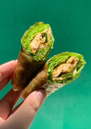 Hình của món Ức gà xé sốt cay, cuốn gạo lứt [Eat clean - Lose weight].