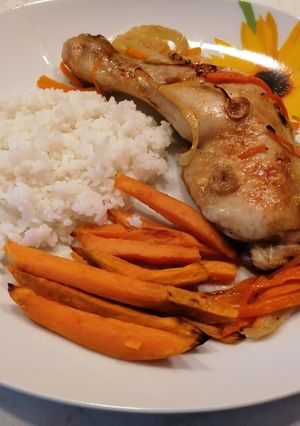Sült csirkecomb zöldségekkel recept fotója