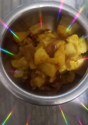 भुने हुए आलू (Bhune hue aloo recipe in hindi) रेसिपी मुख्य फोटो