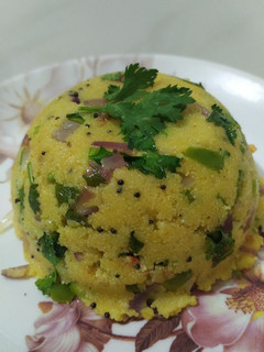 ઉપમા (Upma Recipe In Gujarati) રેસીપી મુખ્ય ફોટો
