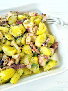Una foto de Ensalada de patata y pulpo (o versión low cost con potón)