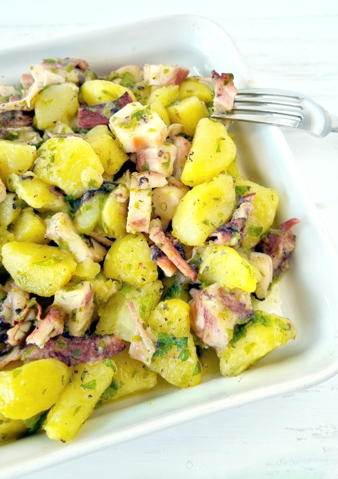 Una foto de Ensalada de patata y pulpo (o versión low cost con potón)