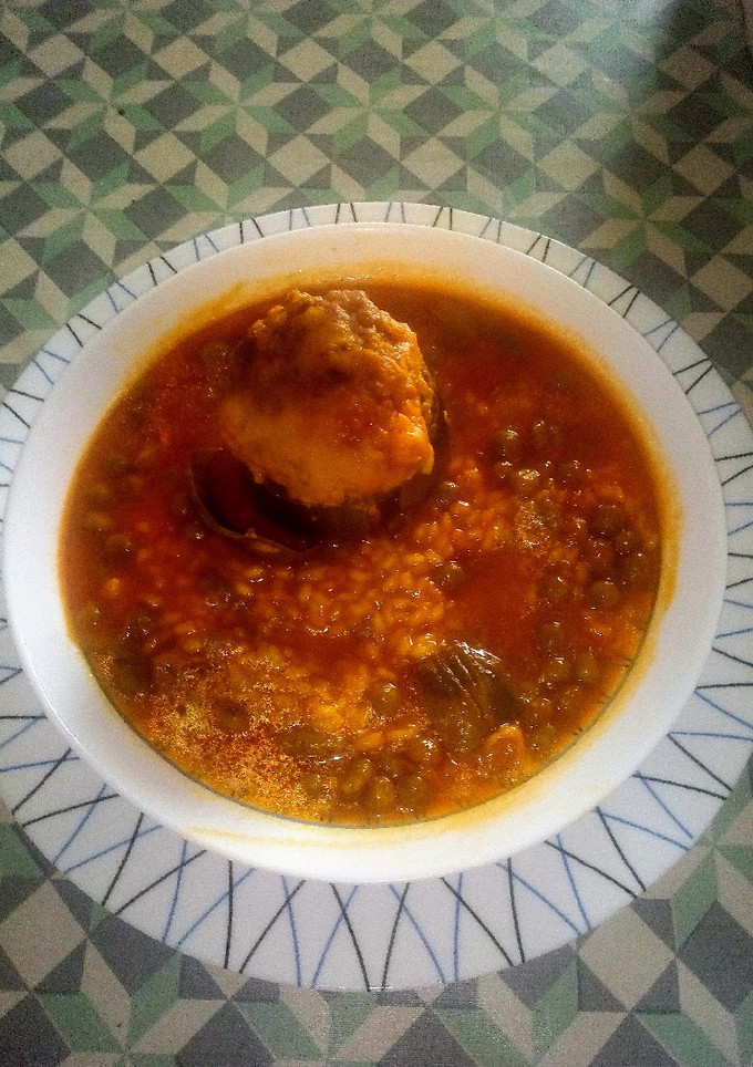 Una foto de Alcauciles rellenos de carne con arroz