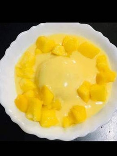 मैंगो मस्तानी आइसक्रीम (Mango mastani ice cream recipe in Hindi) रेसिपी मुख्य फोटो