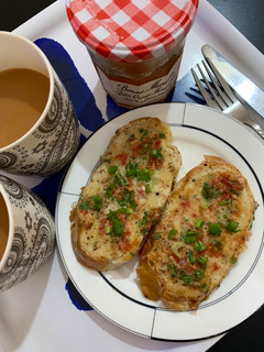 A picture of Omelette Bread.