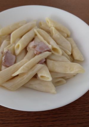 O poză a rețetei Paste (penne) carbonara.