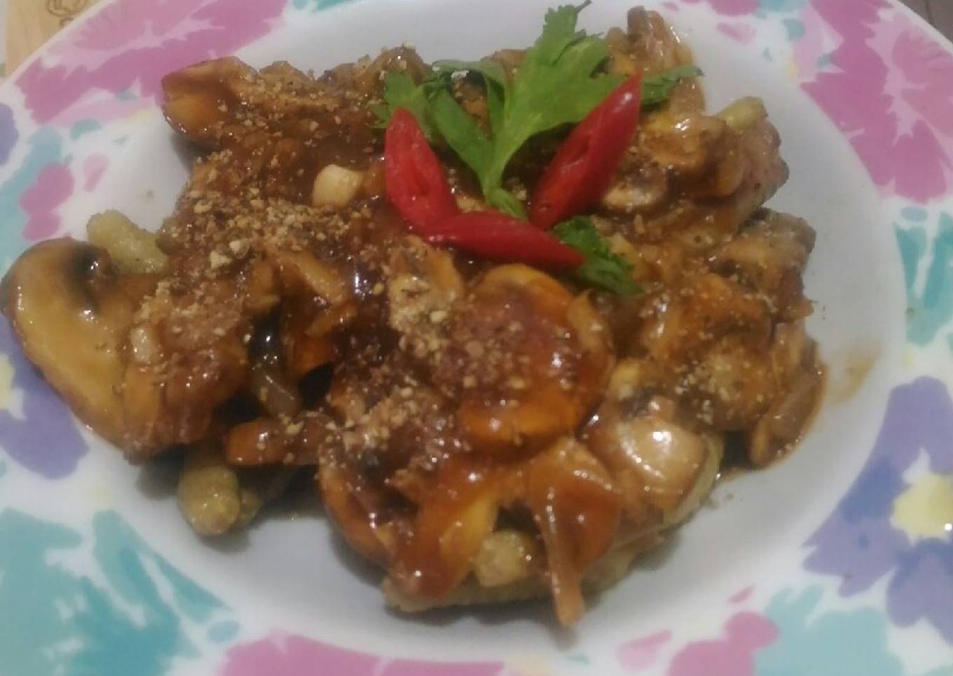Ceker Ayam Siram Saus Jamur
