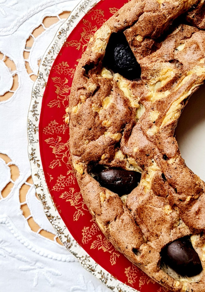 Una foto de Rosca de Pascuas rebelde 😅🥚o bien Rosca de no Pascua, salada, sin gluten y sin complicaciones 😉