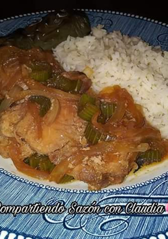 Una foto de Pollo en salsa de soya🌹