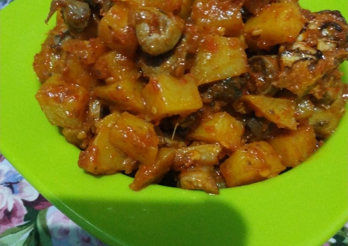 Kentang jatung ayam balado