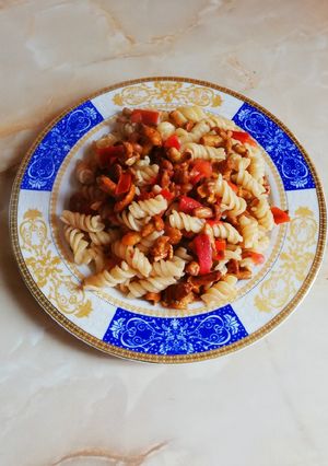 O poză a rețetei Paste cu gălbiori.