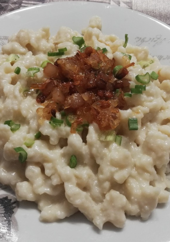 Una foto de Bryndzové halušky 🇸🇰 - Ñoquis de patata con bacon Eslovacos