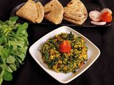 મેથી ની ભાજી નું લોટ વાળુ શાક (Methi Bhaji Besan Sabji Recipe In Gujarati)