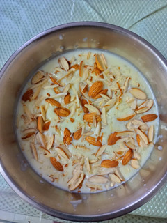 चावल की खीर(chawal ki kheer recipe in Hindi) रेसिपी मुख्य फोटो