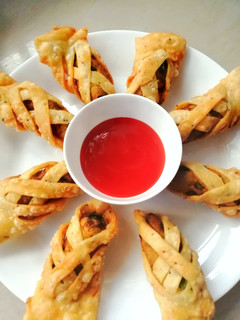 A picture of Instant aloo samosa.