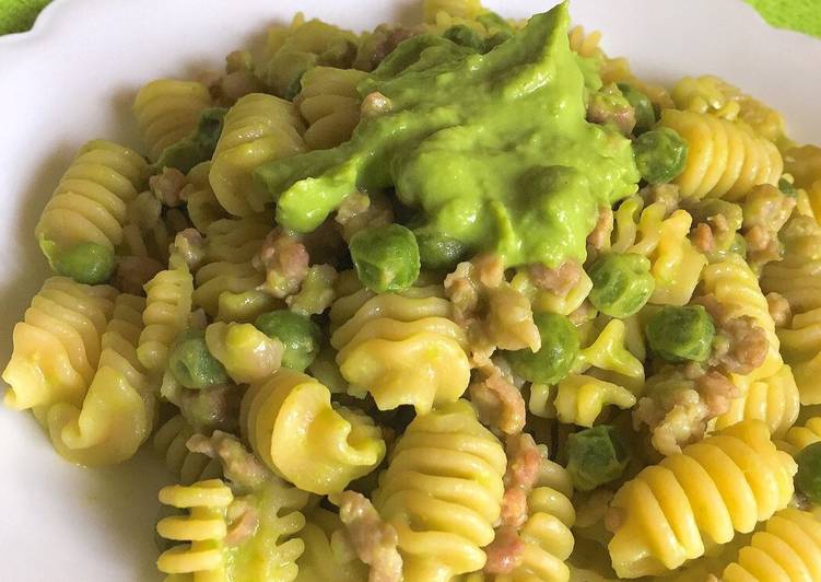 Ricetta Pasta Con Crema Di Piselli E Salsiccia Di Elodia Cookpad