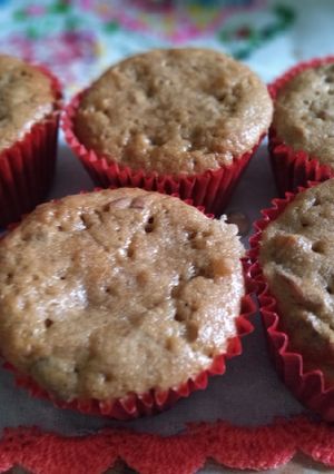 Una foto de Muffins de plátano y nuez