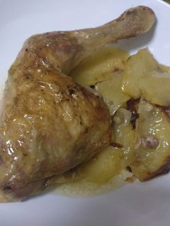 Una foto de Pollo asado con patatas