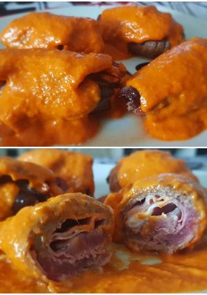 Una foto de Rollos de ternera en salsa de pimientos del piquillo